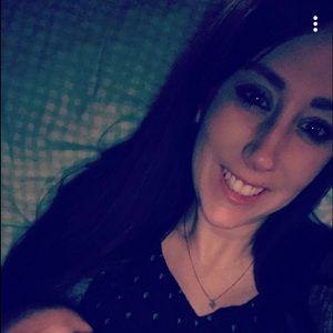 Meet your Posher, Courtney